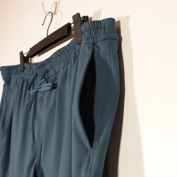 NWOT Lululemon Tapered MidLeg Mid-Rise Pant 7/8 Length *Luxtreme Iron Blue Sz XL - Picture 9 of 12